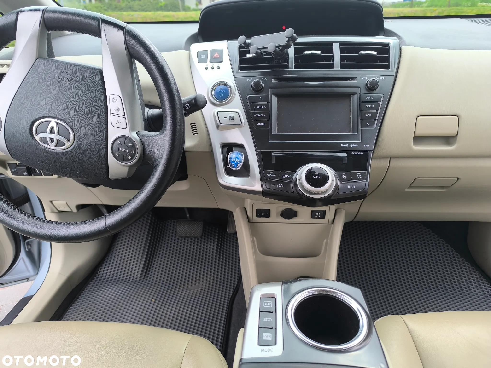 Toyota Prius+ - 13