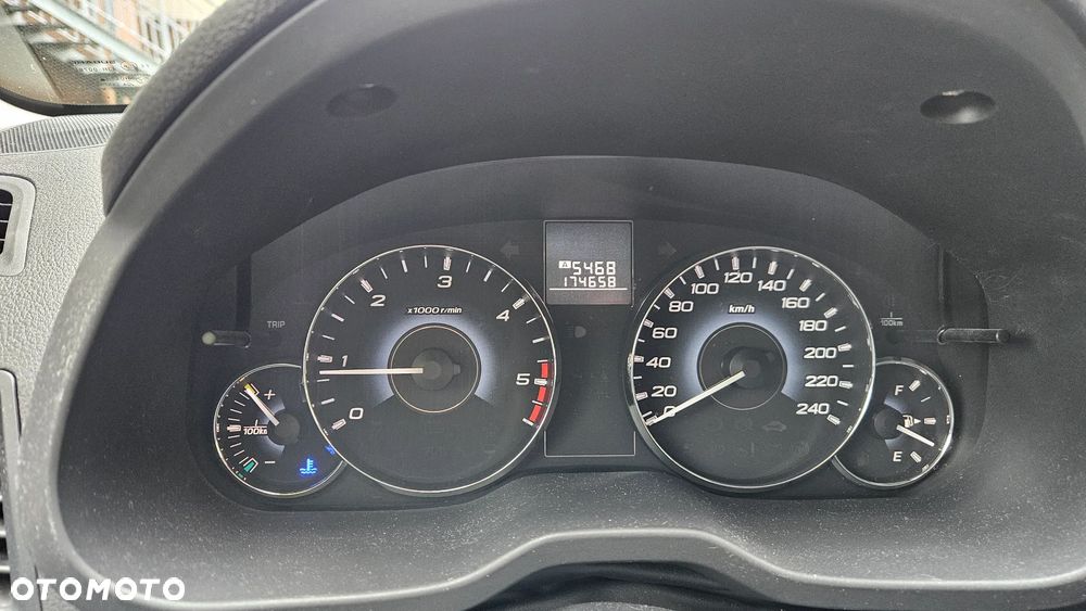 Subaru Legacy - 16