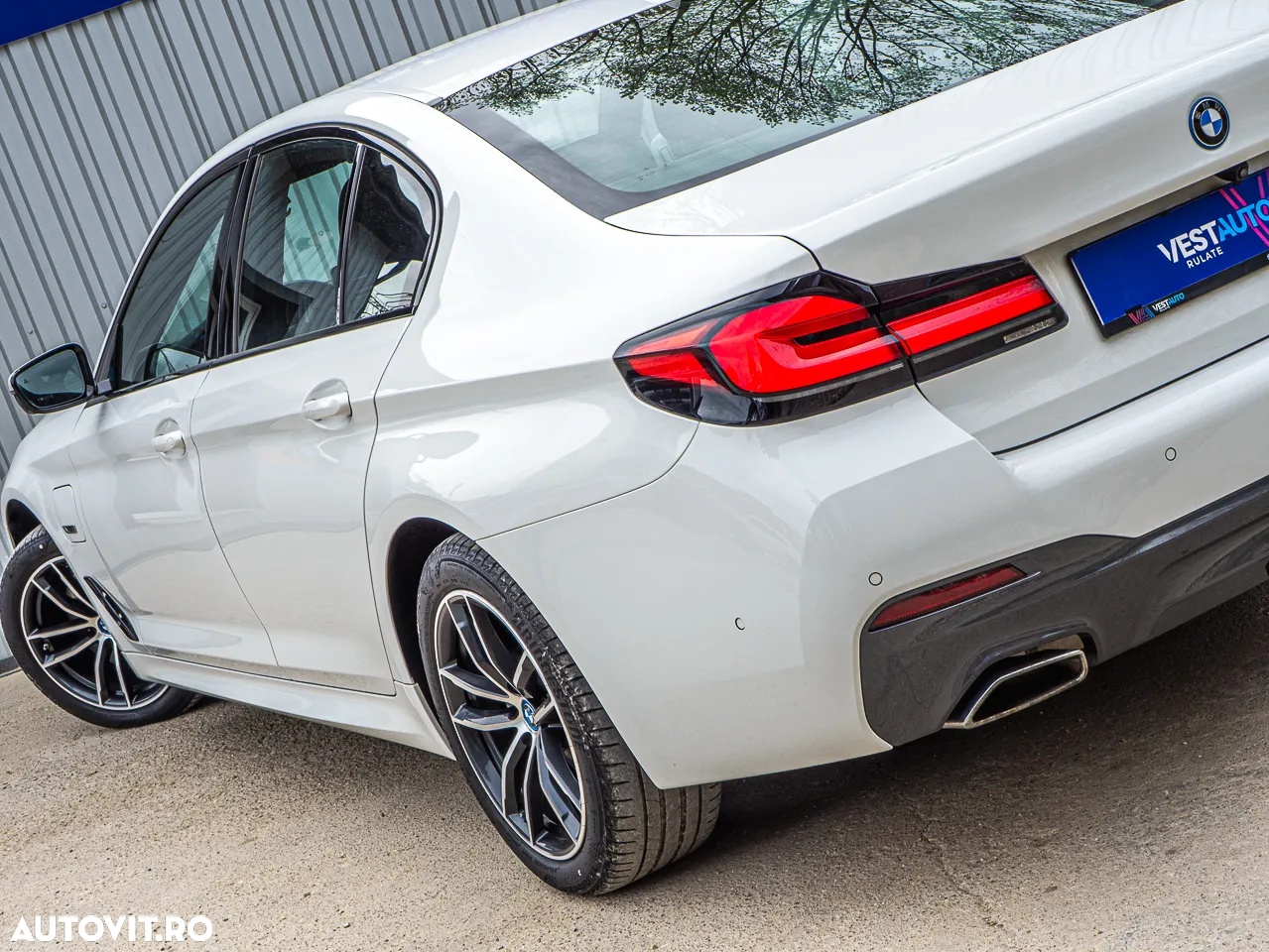 BMW Seria 5 530e Aut. M Sport Edition - 13