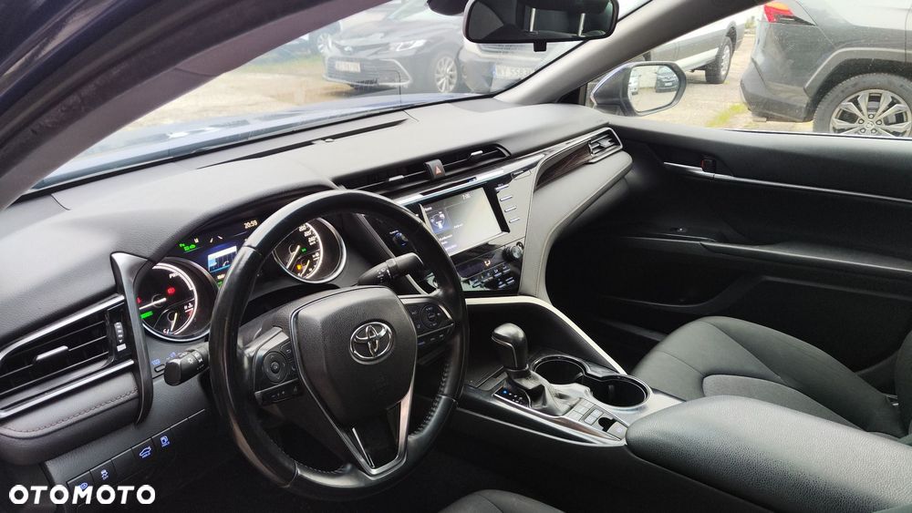Toyota Camry - 7