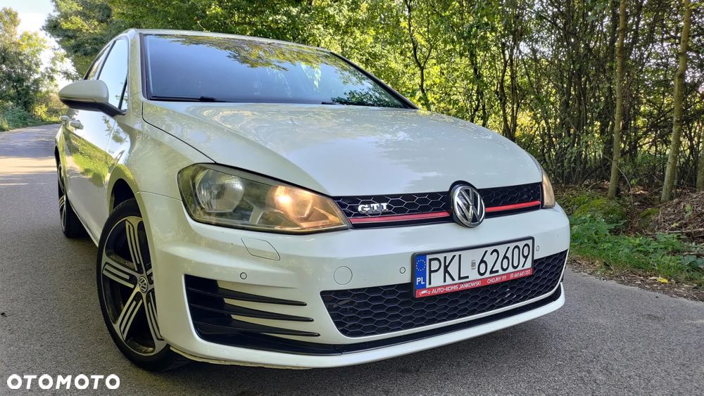 Volkswagen Golf 1.6 TDI BlueMotion Technology Cup - 24