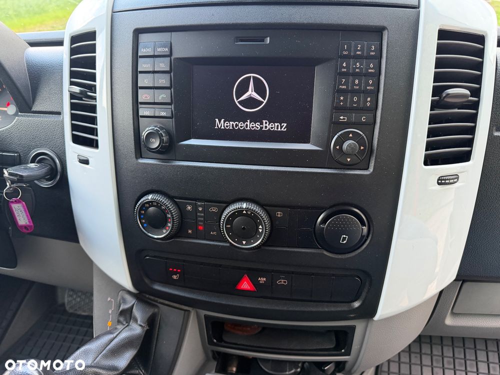 Mercedes-Benz Sprinter - 24