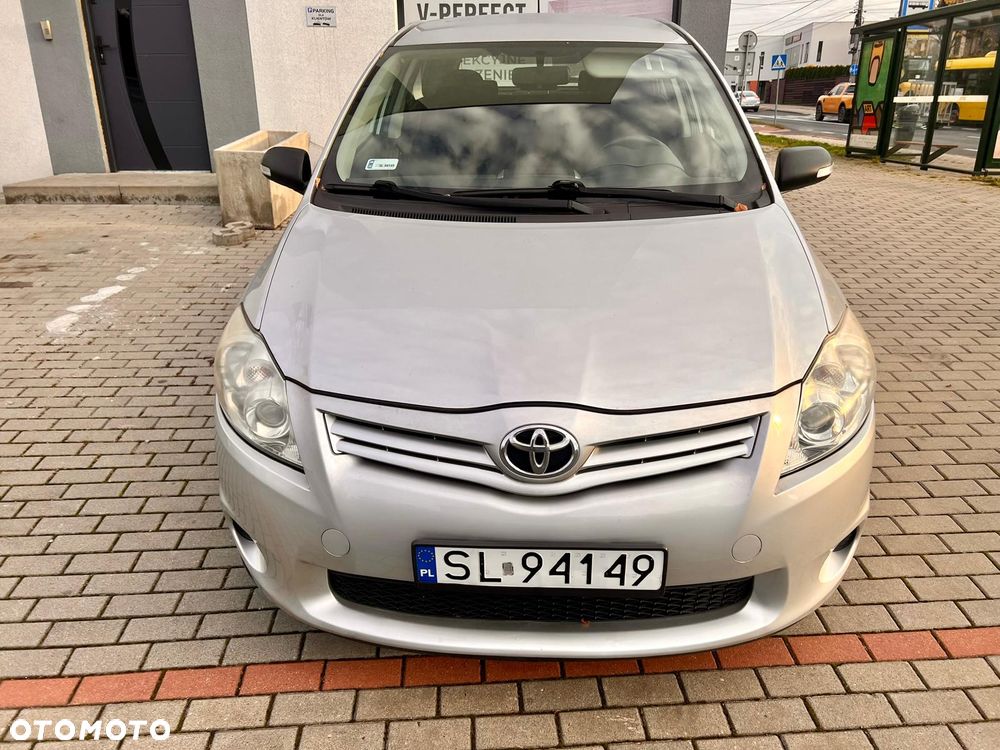 Toyota Auris 1.33 VVT-i Life Comfort - 1