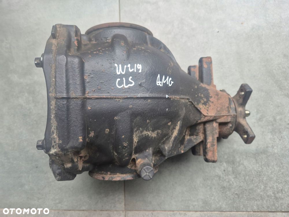 most tyl tylny dyfer mercedes cls w219 amg 2113510608 - 1