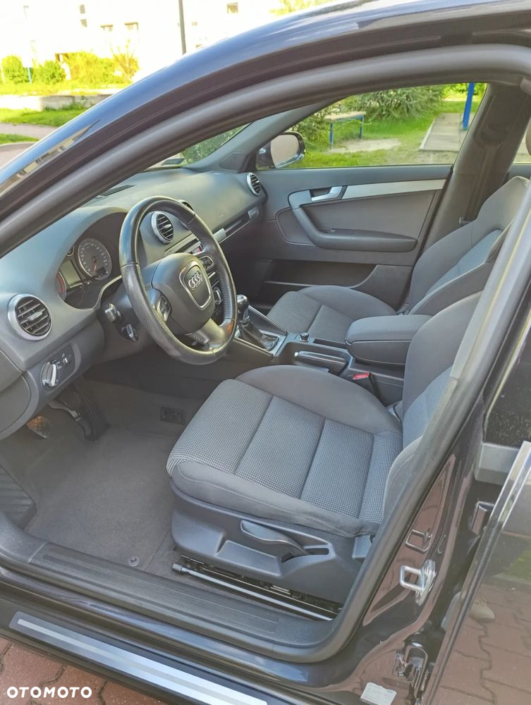 Audi A3 2.0 TDI Sportback DPF quattro Attraction - 28
