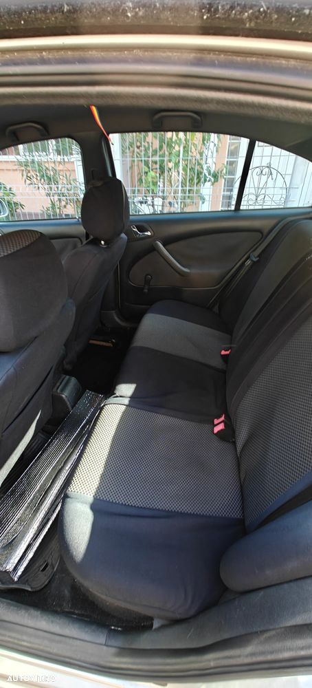 Skoda Octavia Tour 1.6 Sport - 5