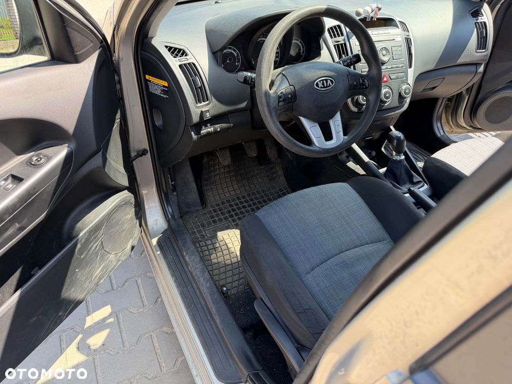 Kia Ceed - 6