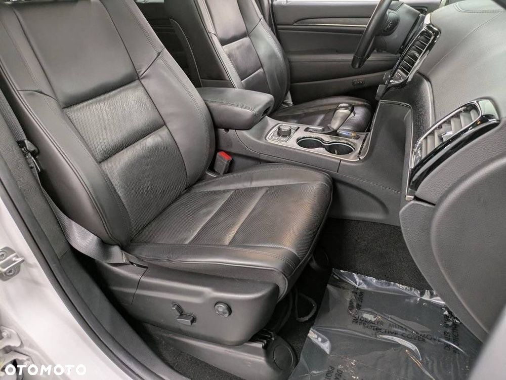 Jeep Grand Cherokee - 28