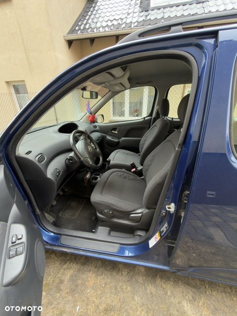 Toyota Yaris Verso 1.3 C - 7