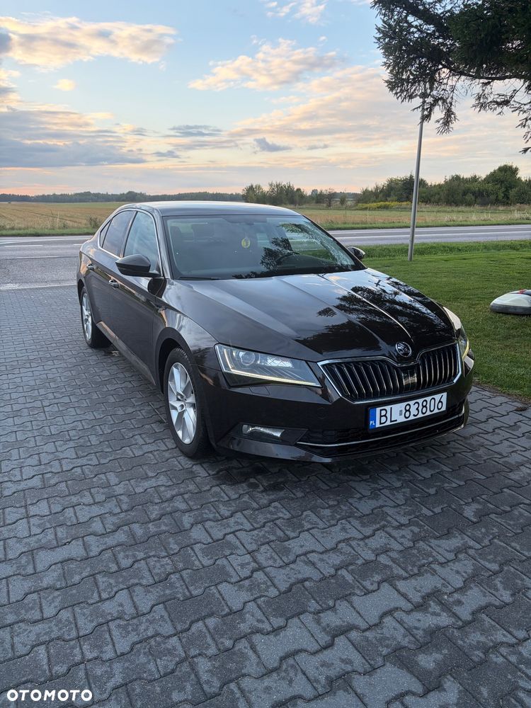 Skoda Superb 2.0 TDI Style DSG - 4