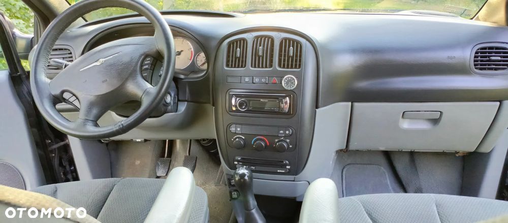 Chrysler Grand Voyager - 11