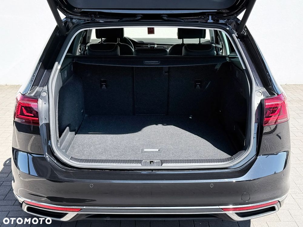 Volkswagen Passat Variant 2.0 TDI EVO Elegance DSG - 14