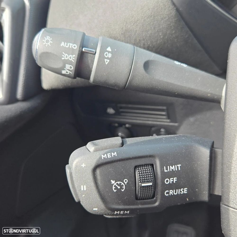 DS DS3 Crossback E-TENSE PERFORMANCE LINE - 12