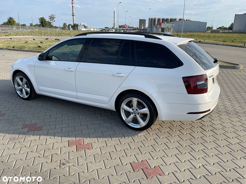 Skoda Octavia 2.0 TDI Clever DSG - 2