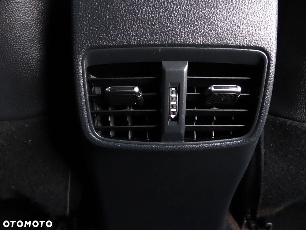 Toyota Corolla 2.0 Hybrid Executive - 39