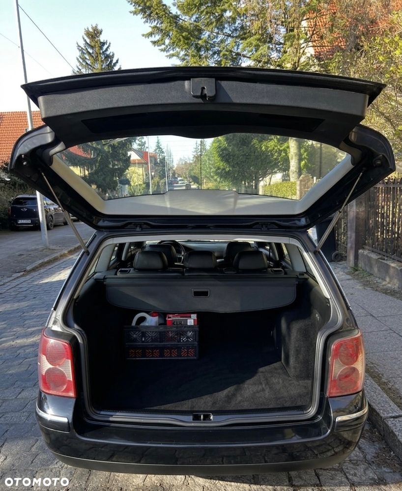 Volkswagen Passat 1.9 TDI Highline - 9