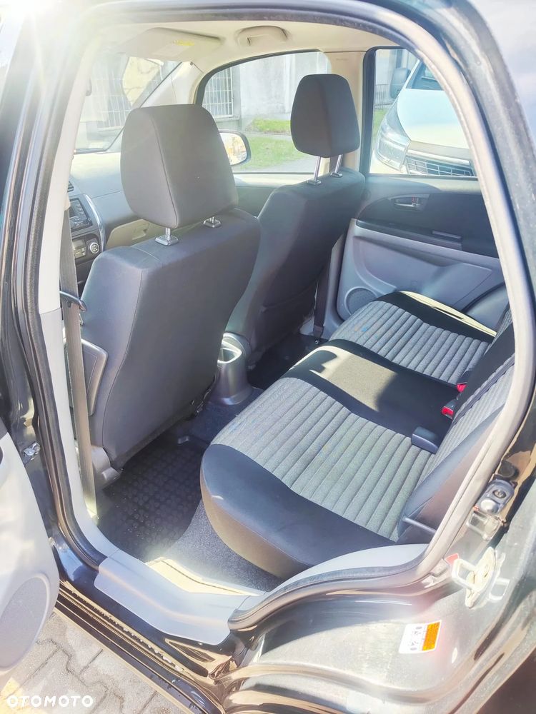 Suzuki SX4 - 29