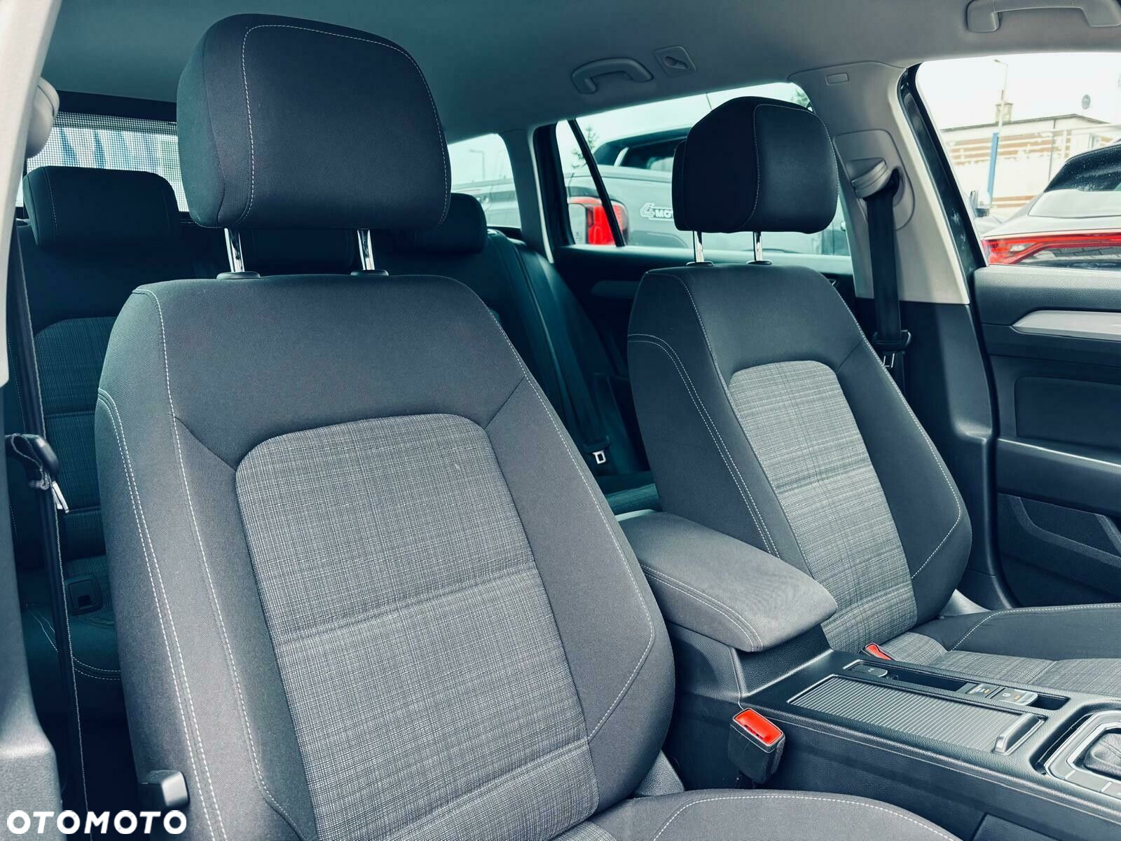 Volkswagen Passat - 15