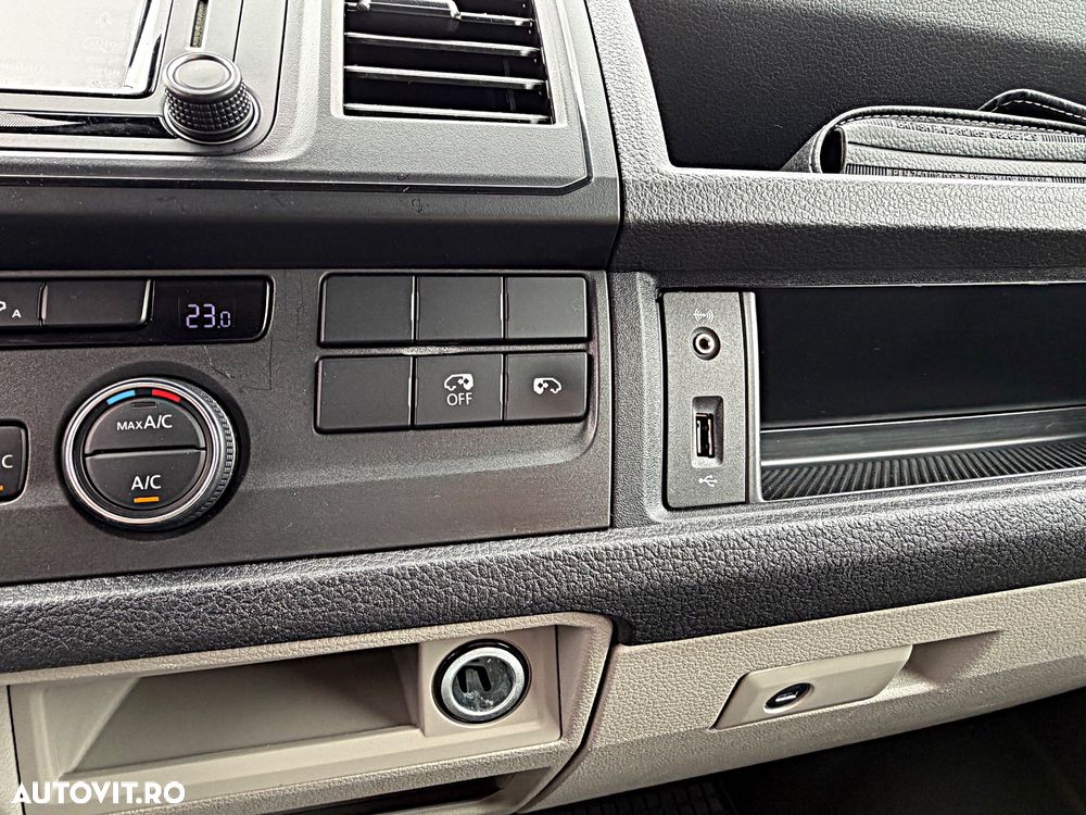 Volkswagen Caravelle - 34