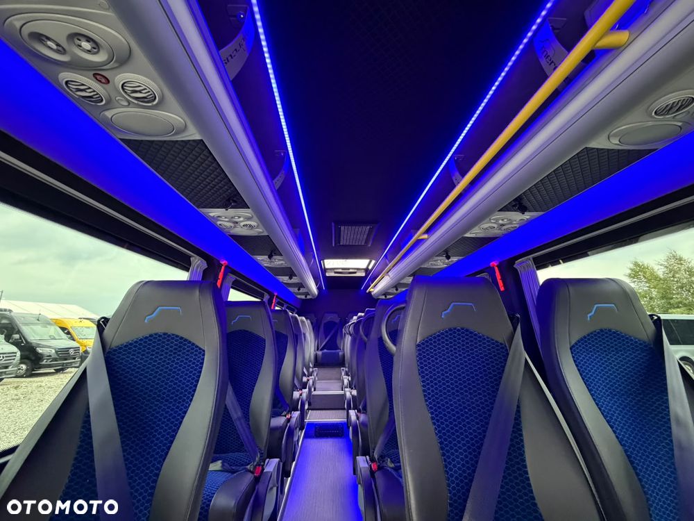 Mercedes-Benz Sprinter 517 - 17