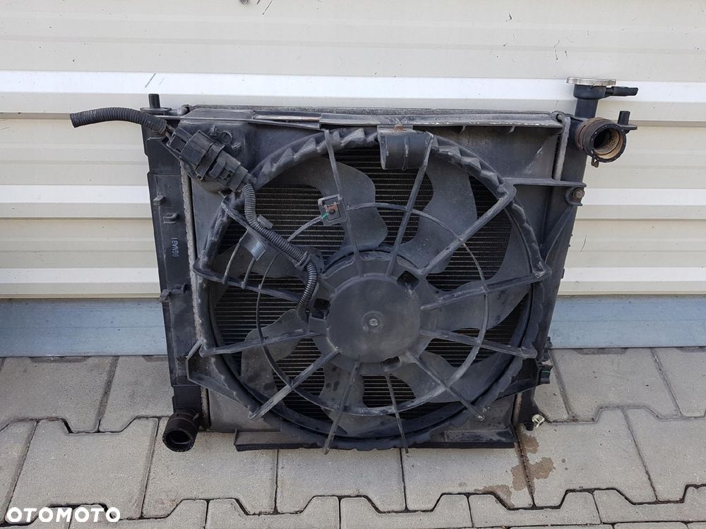 KIA SPORTAGE 3 III 10-15r 1.7 CRDI CHŁODNICA WODY WENTYLATOR - 2