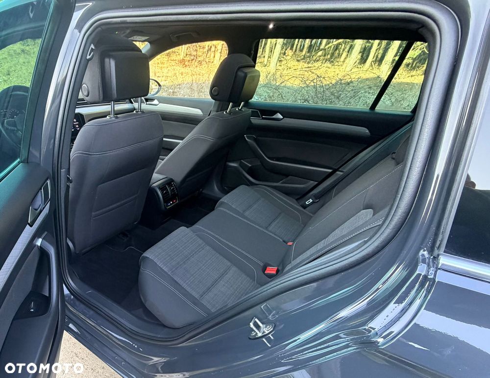Volkswagen Passat 2.0 TDI Business DSG - 17