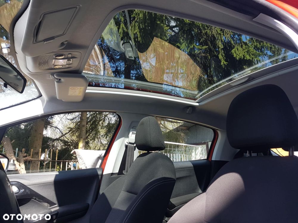 Peugeot 208 PureTech 82 Allure - 12