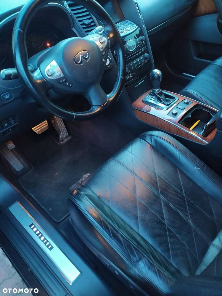 Infiniti FX FX35 - 10