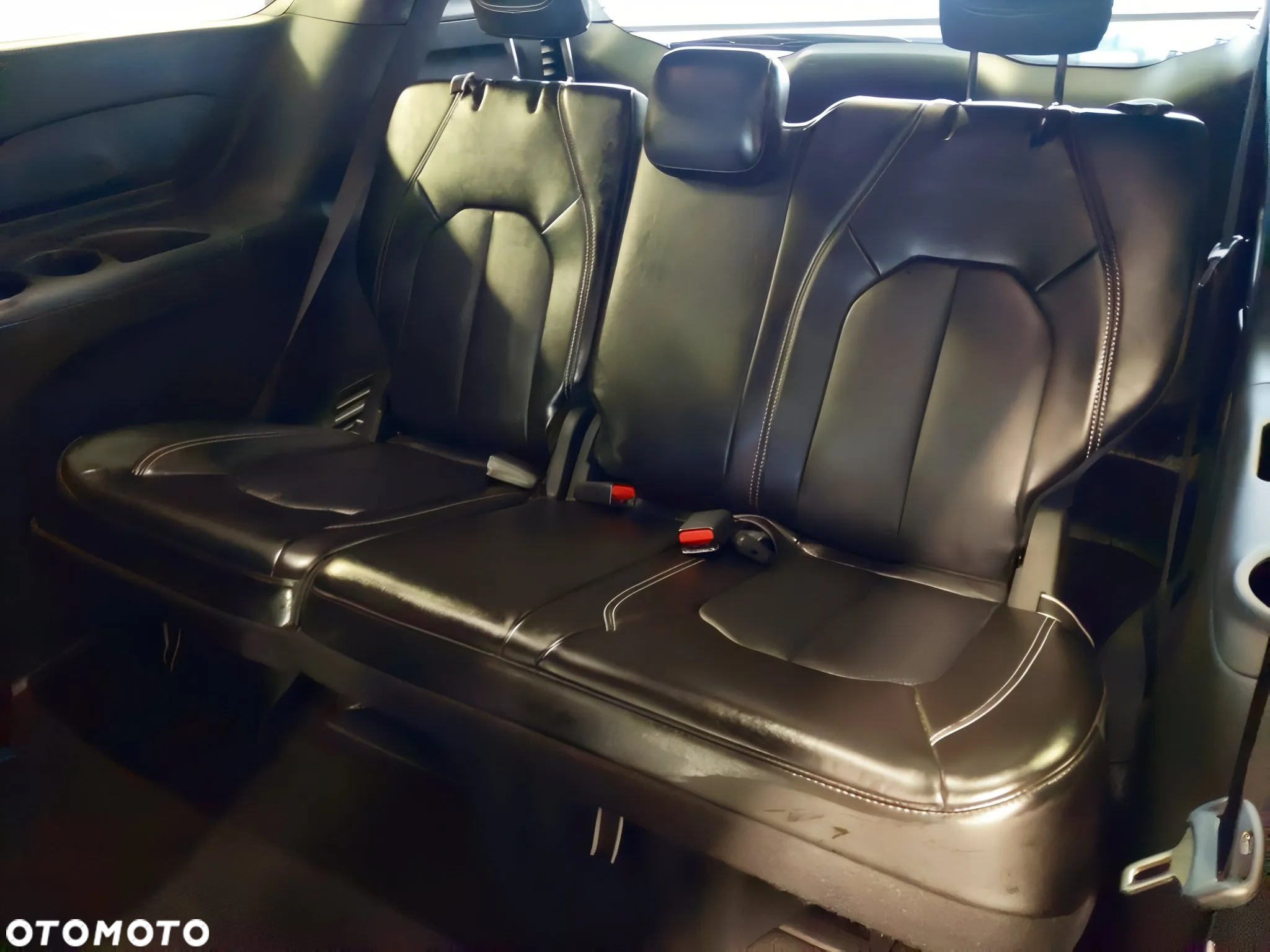 Chrysler Pacifica - 12