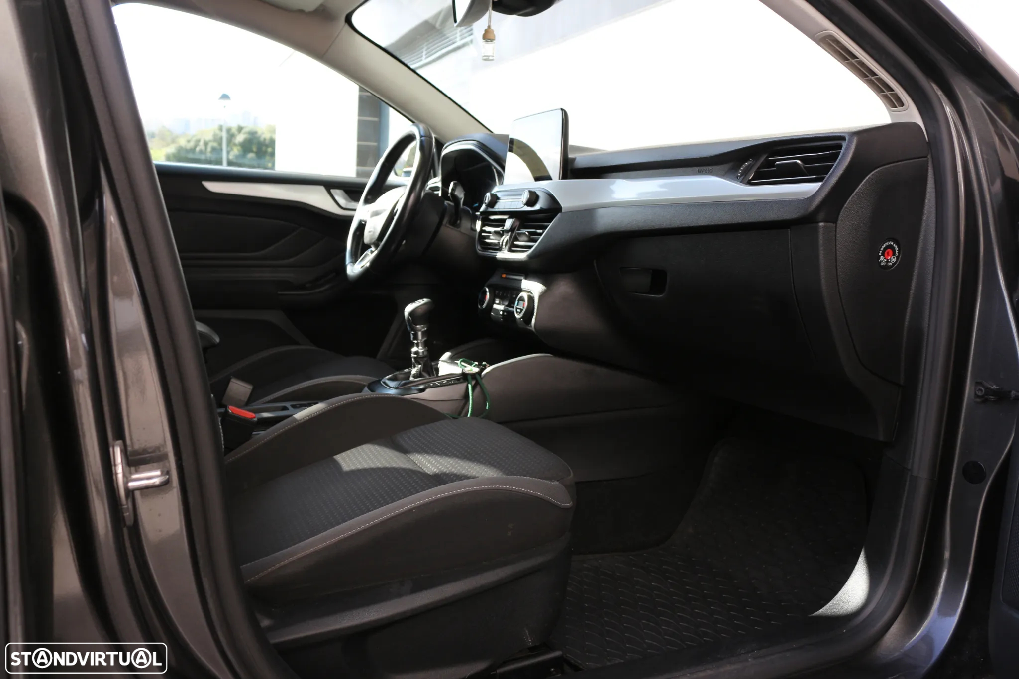 Ford Focus SW 1.5 TDCi EcoBlue Connected - 11