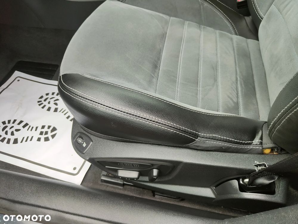 Renault Laguna dCi 150 FAP GT - 11