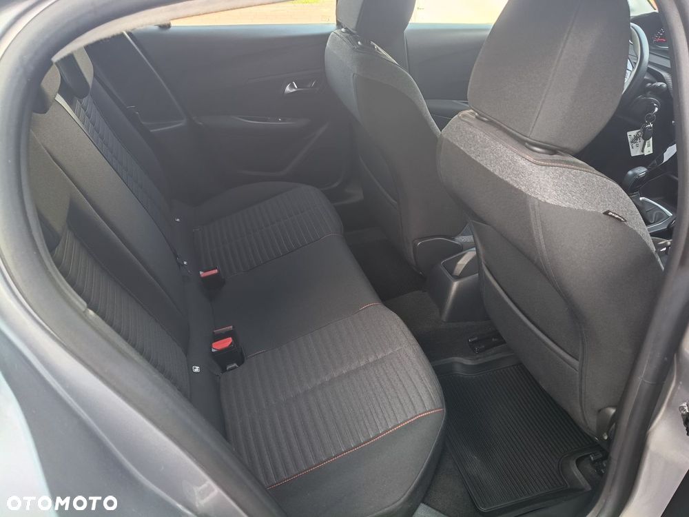 Peugeot 208 - 9