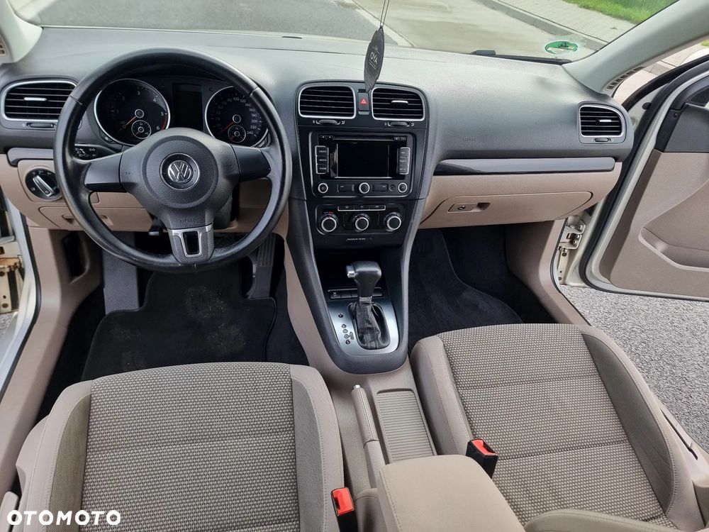Volkswagen Golf - 8