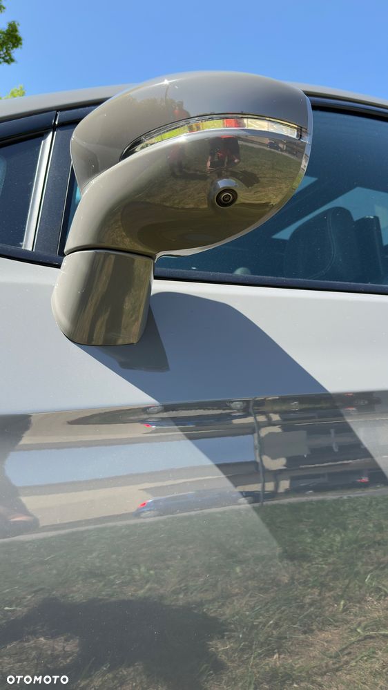 Chrysler Pacifica - 30
