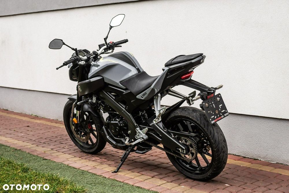 Yamaha MT - 4