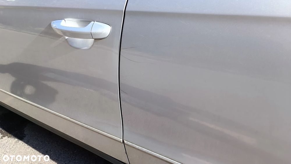 Volkswagen Passat 2.0 TDI DPF BlueMot Trendline - 14