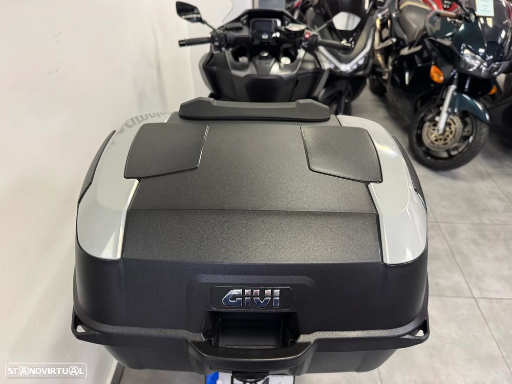 Honda Forza 750 - 7