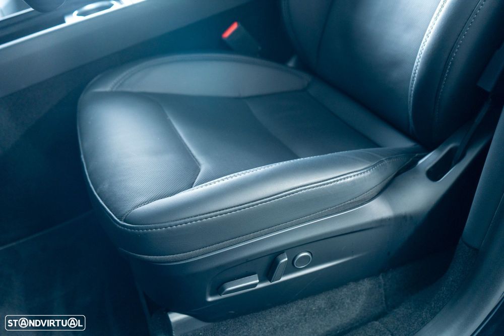 Tesla Model Y Long Range Tração Traseira - 19