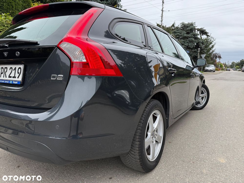 Volvo V60 D2 Momentum - 19