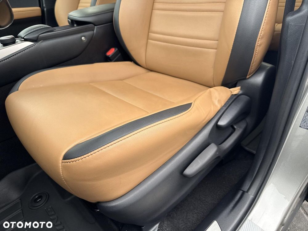 Lexus NX 200t Elite AWD - 12