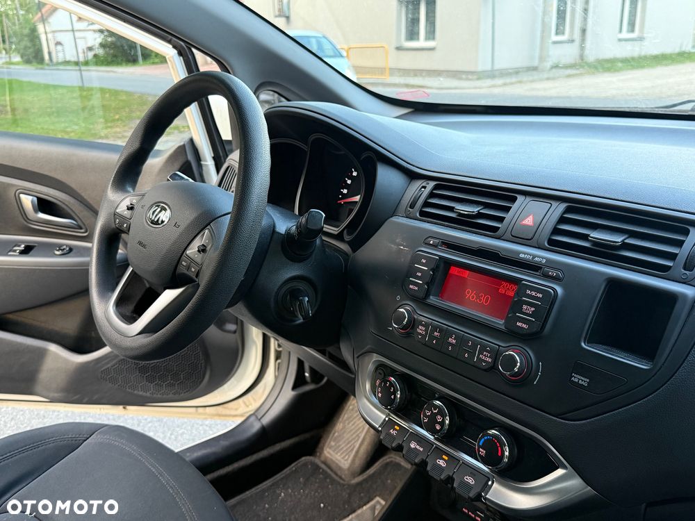 Kia Rio 1.2 Attract - 6