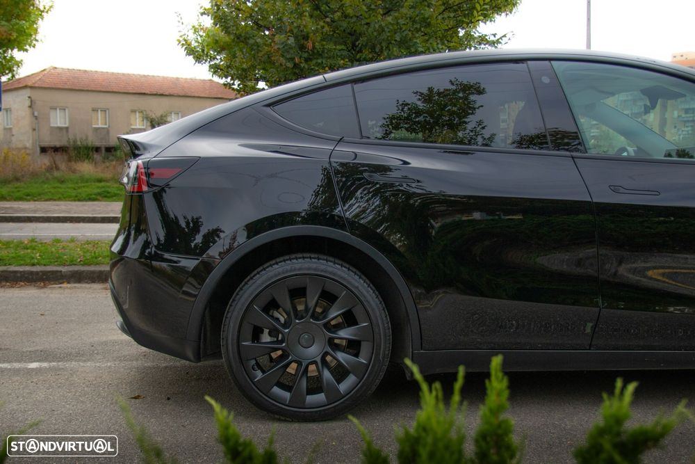 Tesla Model Y Long Range Dual Motor AWD - 15