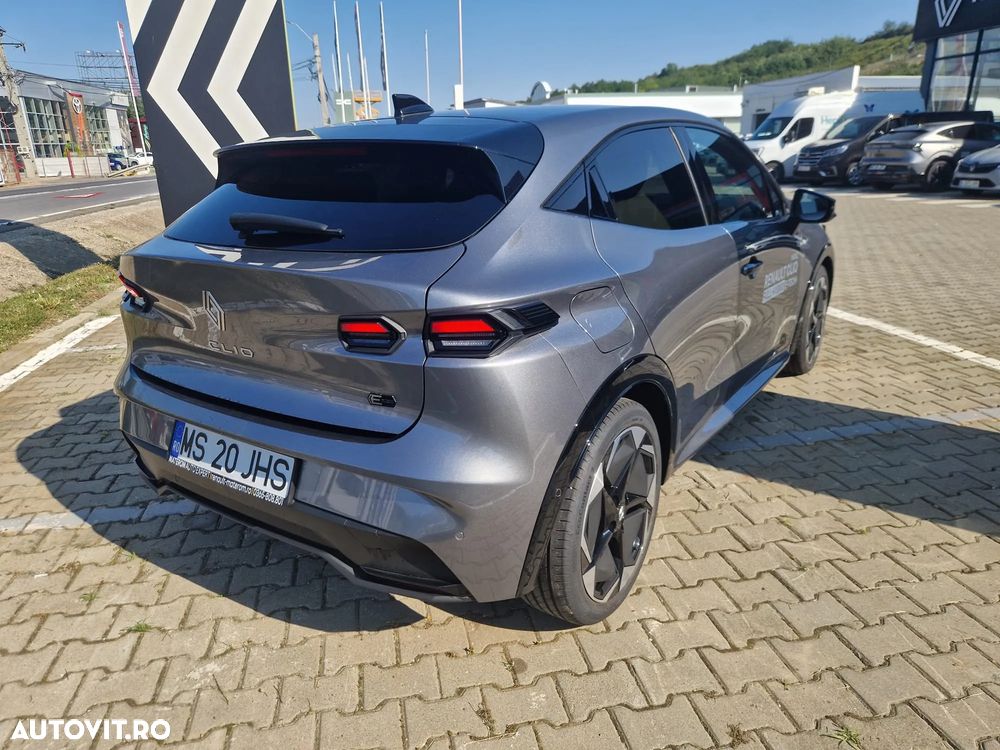 Renault Clio VI E-Tech 160 HEV Techno - 9