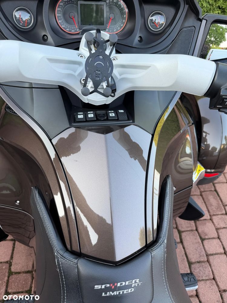 Can-Am Spyder - 6