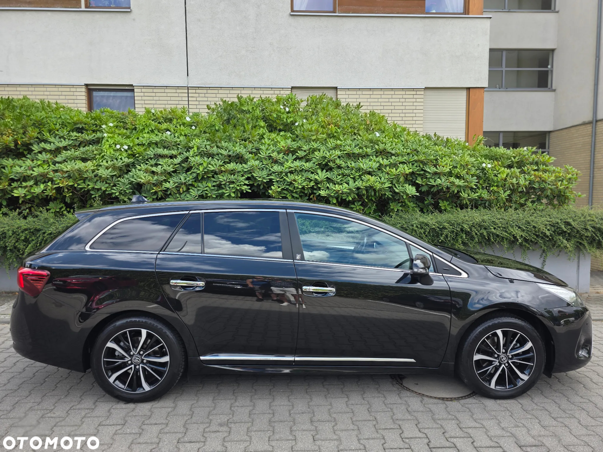Toyota Avensis Touring Sports 1.8 Team Deutschland - 8