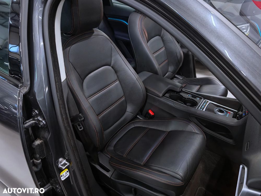 Jaguar F-Pace 20d AWD Aut. Prestige - 9