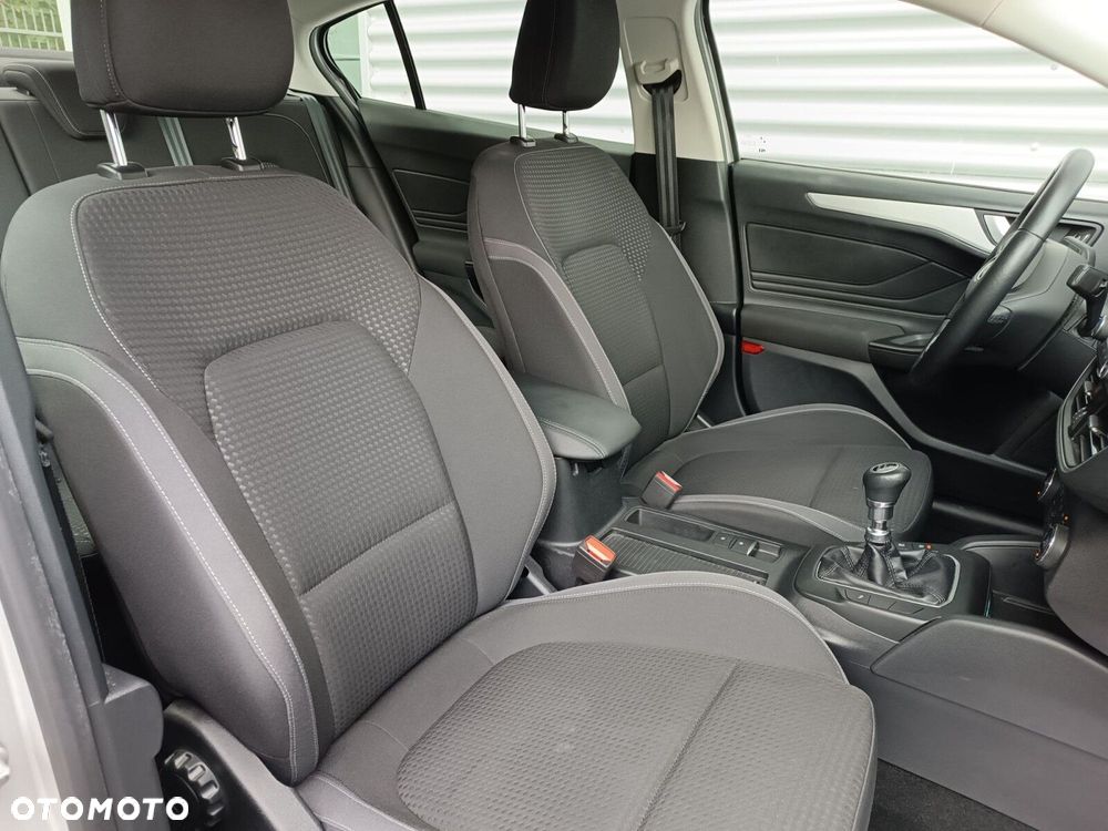 Ford Focus 1.0 EcoBoost Titanium - 29