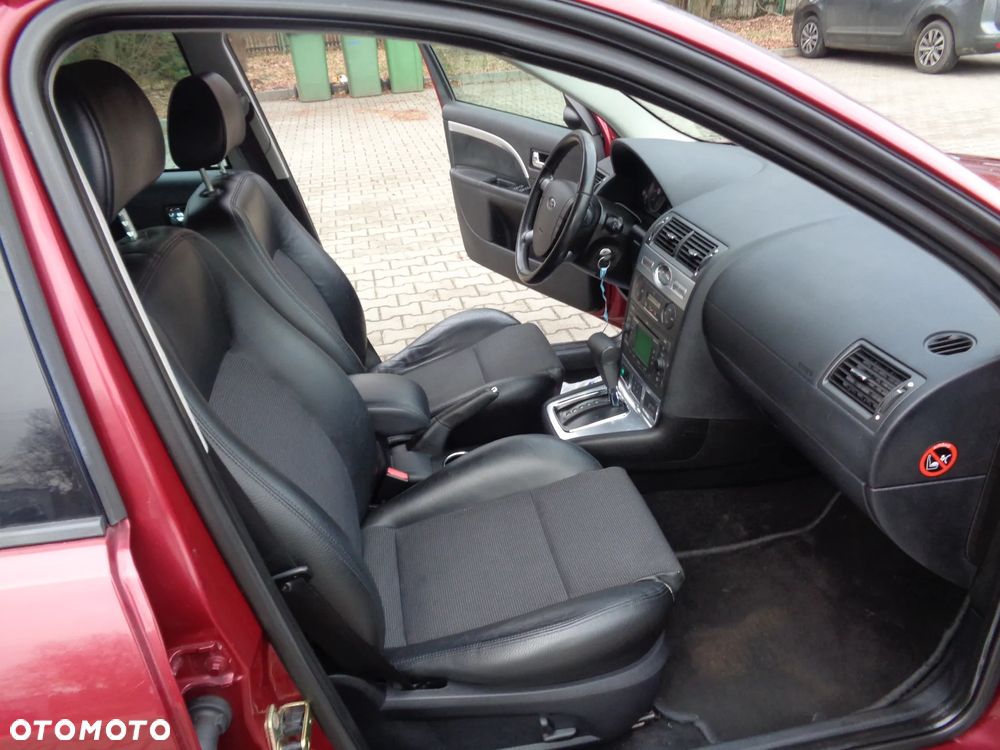 Ford Mondeo 2.0 Ghia Executive - 27