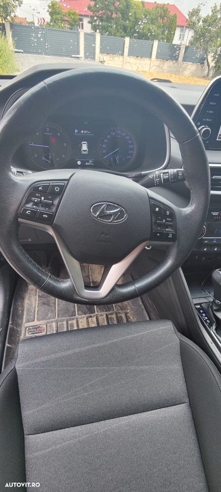 Hyundai Tucson 2.0 CRDI 4WD 8AT Premium - 9