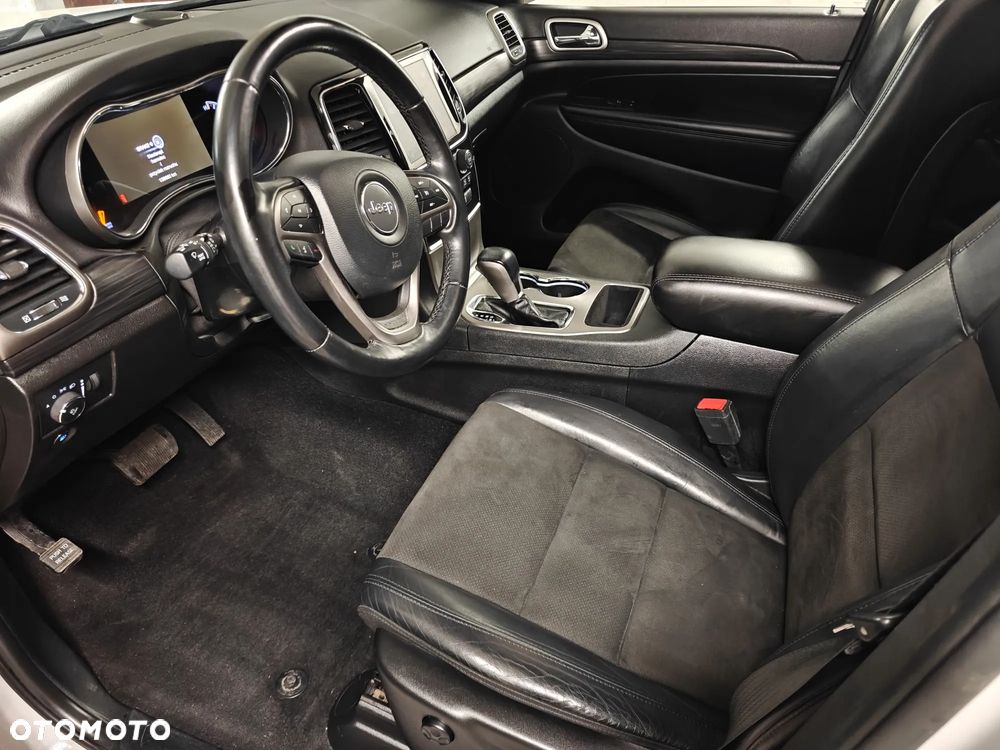 Jeep Grand Cherokee - 19